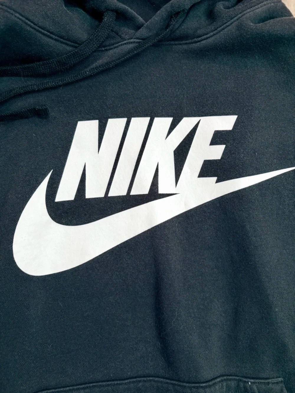 Nike Sportswear Club Fleece Logo Hoodie Black Small BV2973-010 Athleisure
